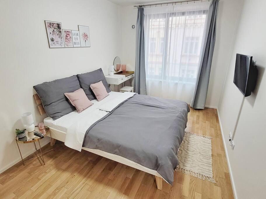 Newly Built Apartment With Balcony, Ac And Free Indoor Garage Prag Exterior foto