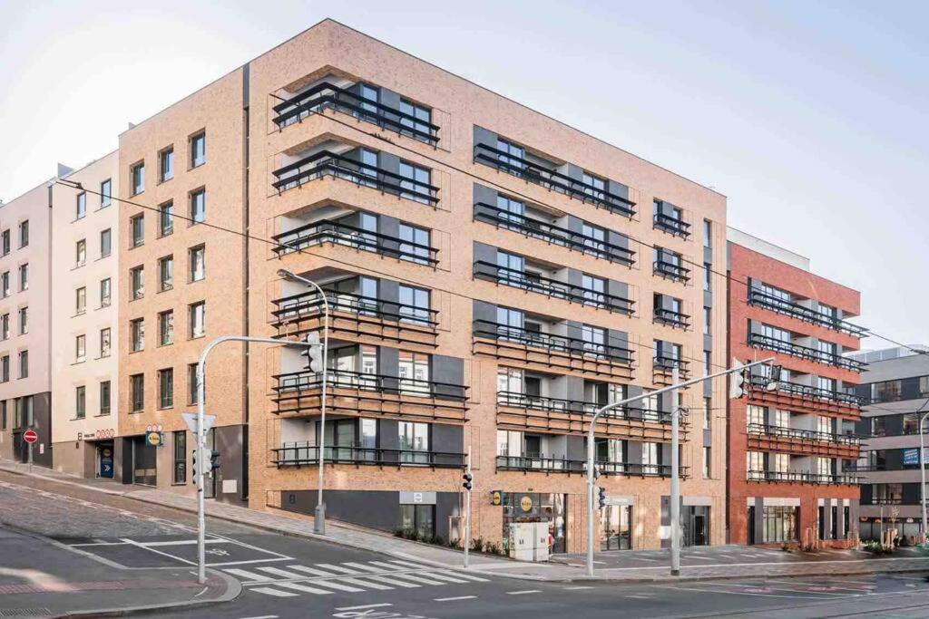Newly Built Apartment With Balcony, Ac And Free Indoor Garage Prag Exterior foto