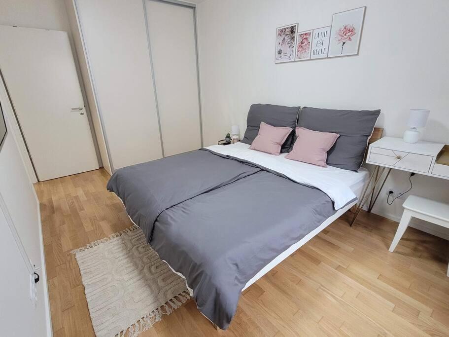 Newly Built Apartment With Balcony, Ac And Free Indoor Garage Prag Exterior foto