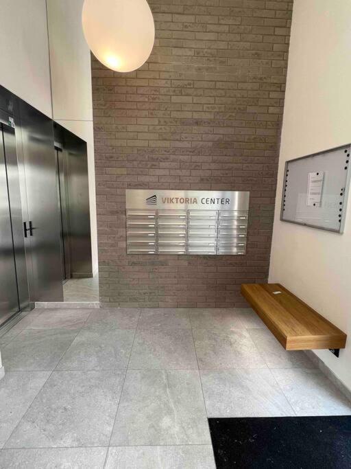 Newly Built Apartment With Balcony, Ac And Free Indoor Garage Prag Exterior foto