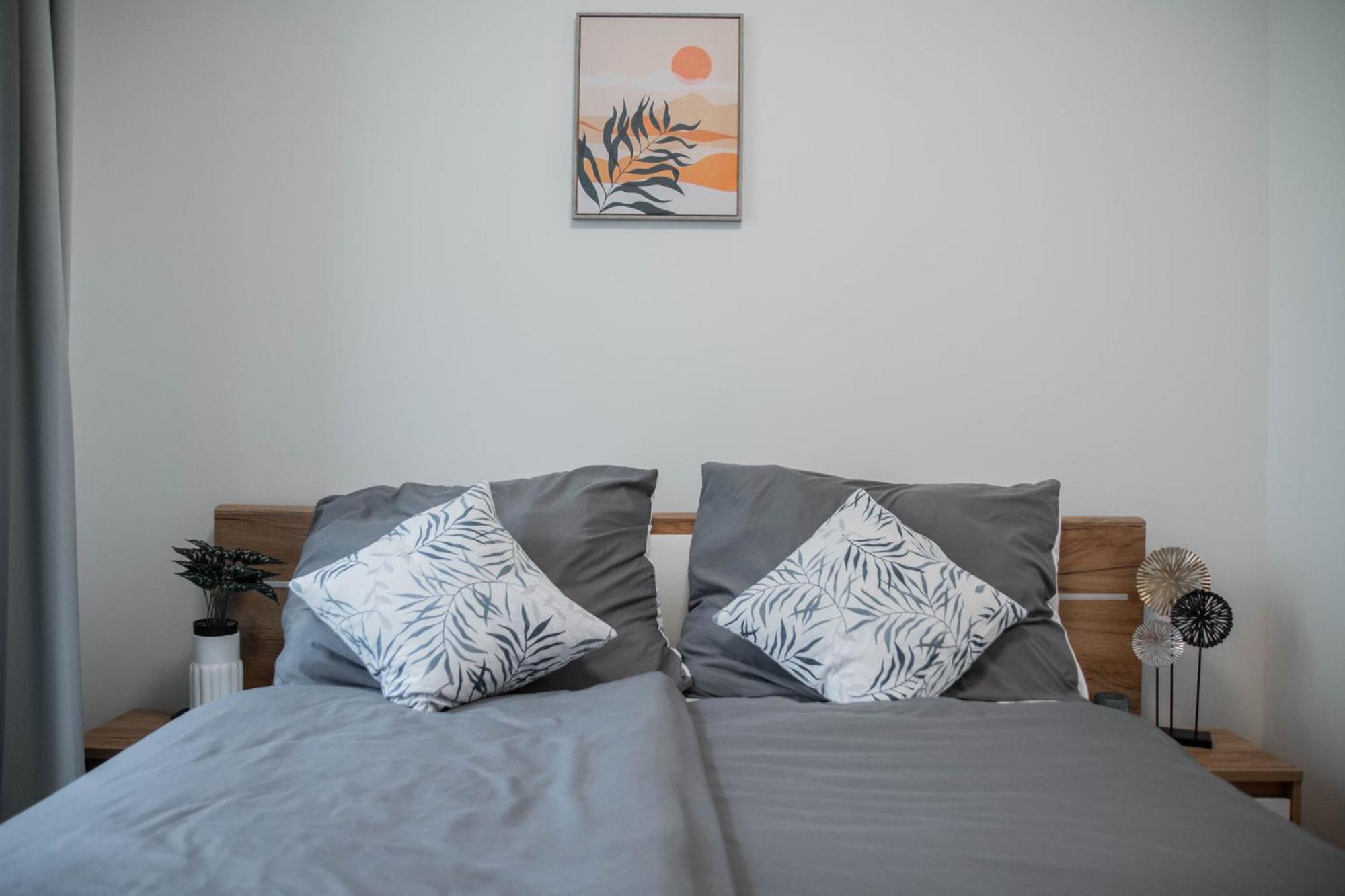 Newly Built Apartment With Balcony, Ac And Free Indoor Garage Prag Exterior foto