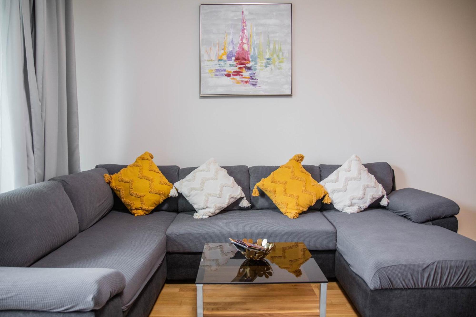 Newly Built Apartment With Balcony, Ac And Free Indoor Garage Prag Exterior foto