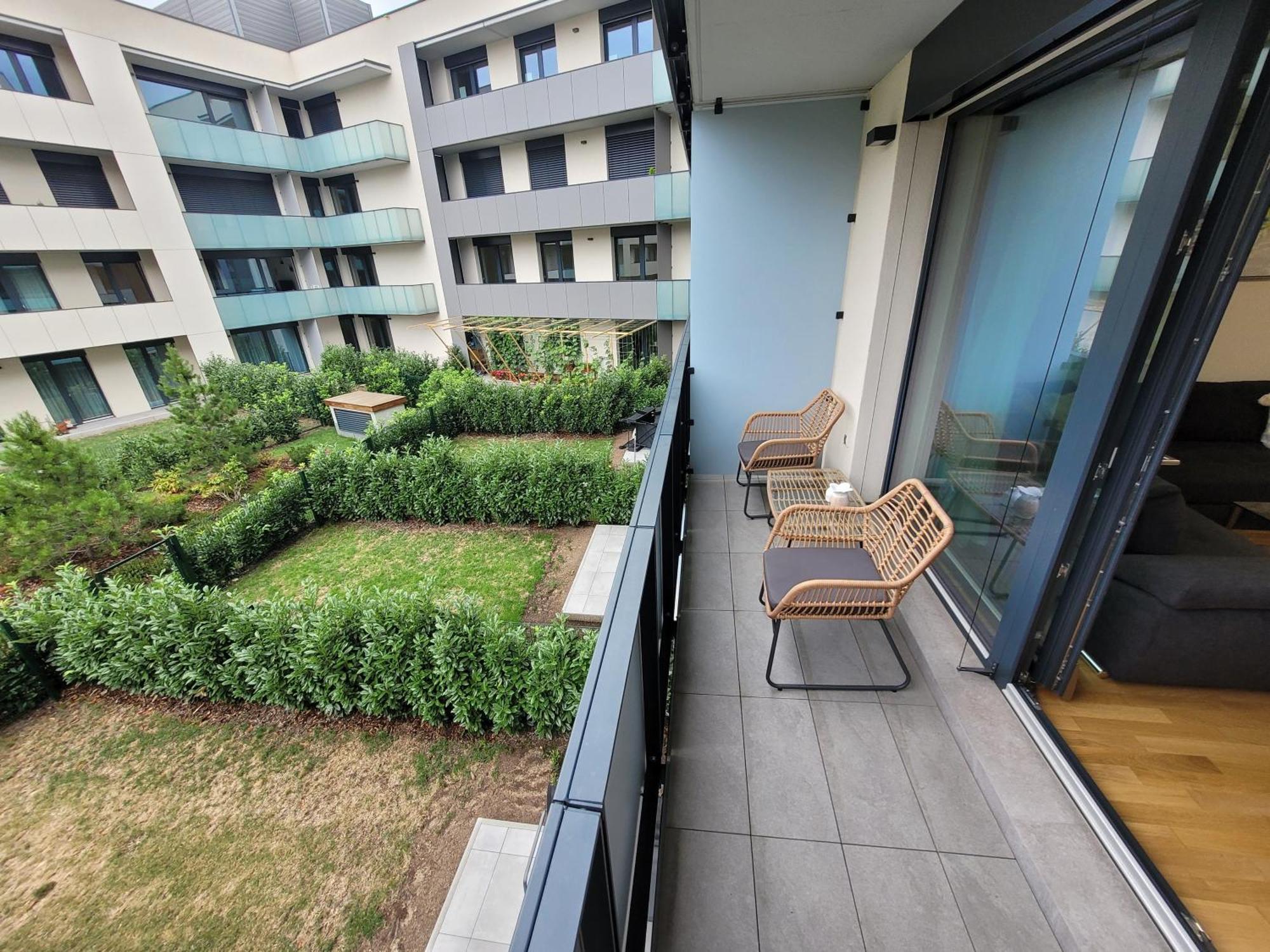 Newly Built Apartment With Balcony, Ac And Free Indoor Garage Prag Exterior foto