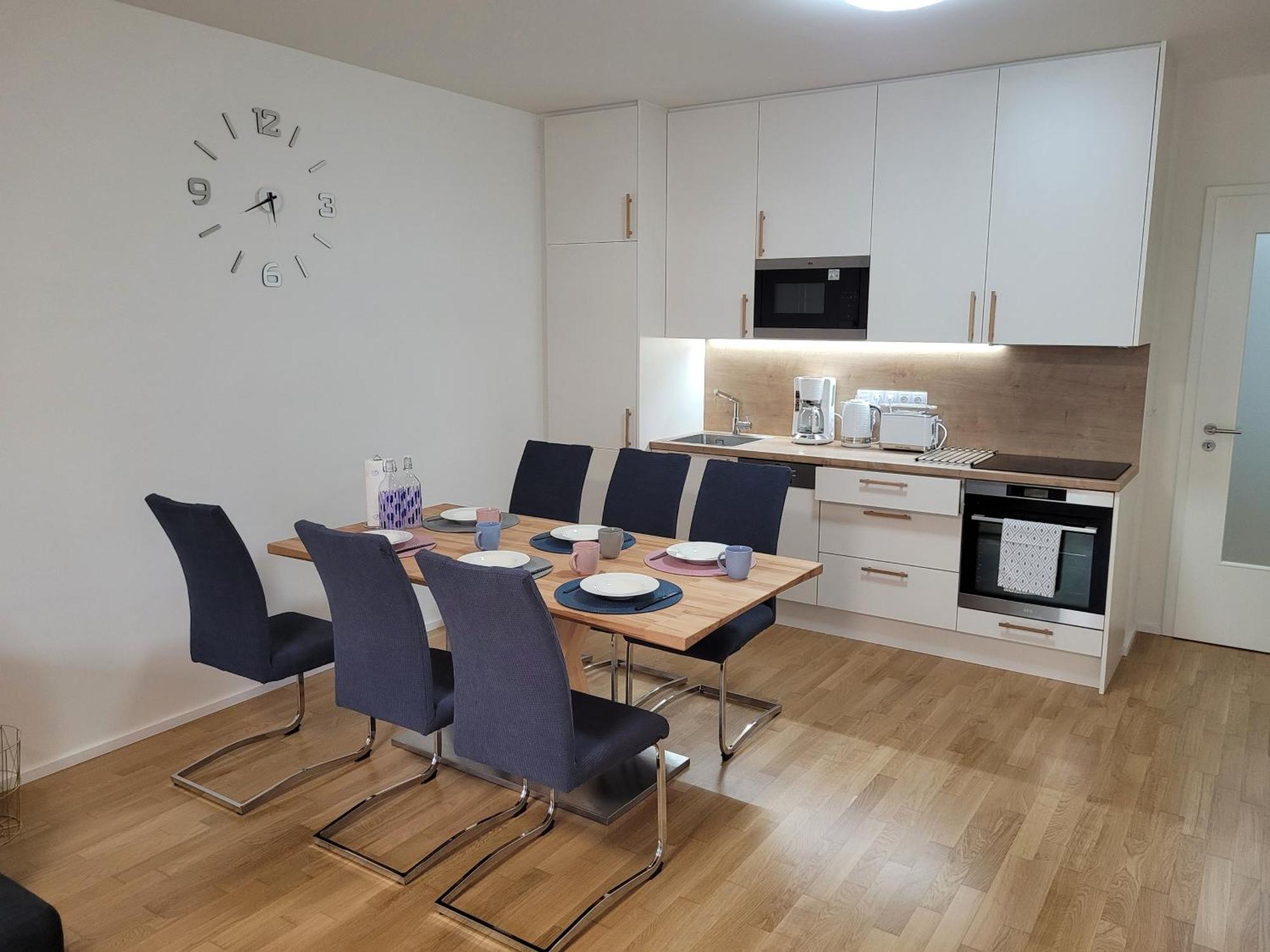 Newly Built Apartment With Balcony, Ac And Free Indoor Garage Prag Exterior foto